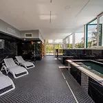 Bauhaus Wellness 102