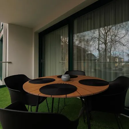 Bauhaus Wellness 102